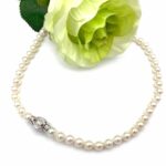 Colar com Pérolas Akoia, fecho em Ouro Branco 18k e Diamantes CL3760